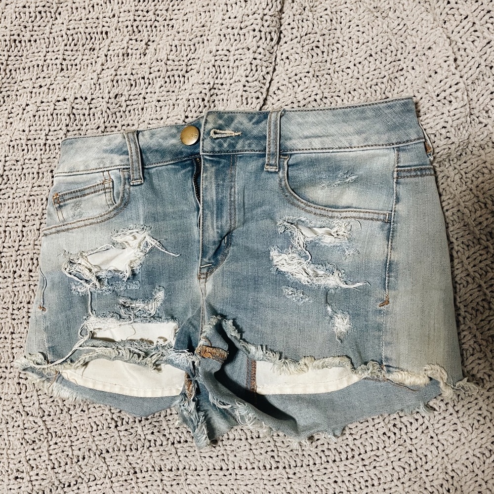 🦋American Eagle high rise jean shorts